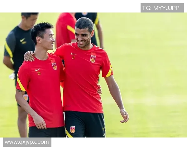 近期足球明星齐聚一堂合影时刻 星光璀璨引发球迷热议